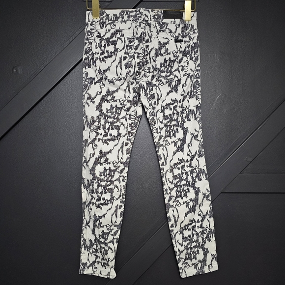 NWT ♥︎ JOE'S Jeans ♥︎ THE HIGH WATER Black & White Mid-Rise Ankle Length Pants - Picture 3 of 11